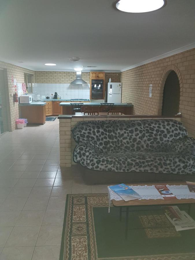 Rhodeside Lodge Geraldton Exterior photo